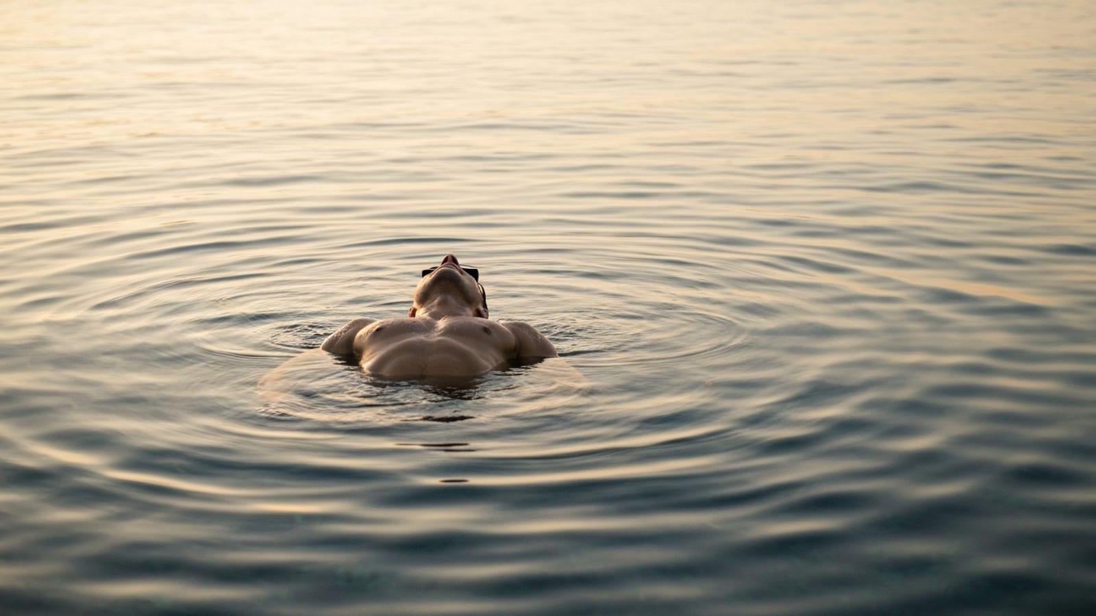 Lung Packing in Freediving: How It Works and the Risks
